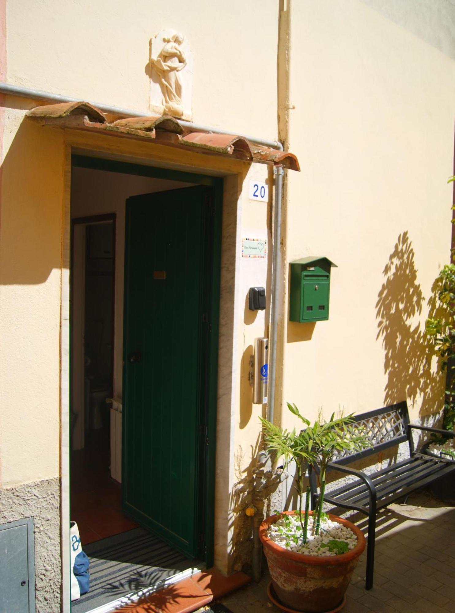 Chez Fernando Lerici Front Beach Free Parking Exterior photo